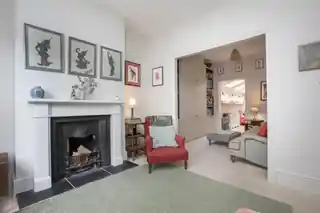 13 Wroxton Road, photo 4