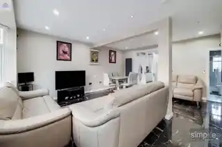 130 Ascot Gardens, photo 3