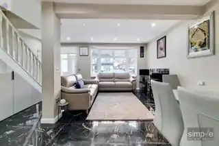 130 Ascot Gardens, photo 2