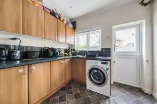 130 Brook Street, photo 4
