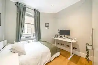 130 Cranworth Gardens, photo 4
