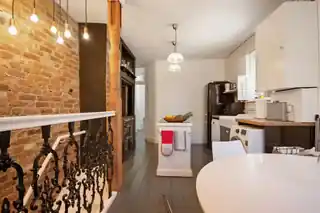 130 Eastcombe Avenue, photo 4