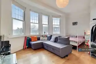 130 Fortis Green Road, photo 2