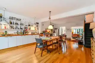 130 Lordship Road, photo 2