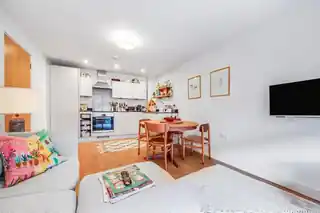 130 Mildmay Avenue, photo 4