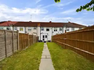 130 Parkside Avenue, photo 3