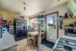 130 Rochester Avenue, photo 2