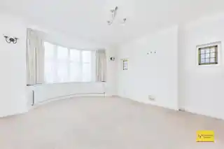 130 Wades Hill, photo 2