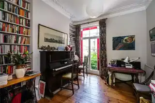 131 Avenell Road, photo 4