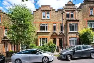 131 Avenell Road, photo 2