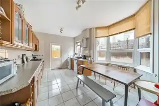 131 Hewitt Road, photo 3