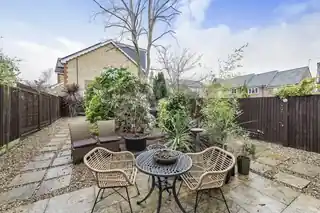 131 Ribblesdale Avenue, photo 2