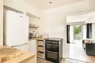 132 Clitterhouse Road, photo 3