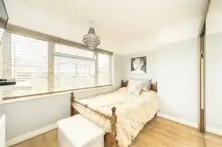 132 Clitterhouse Road, photo 4