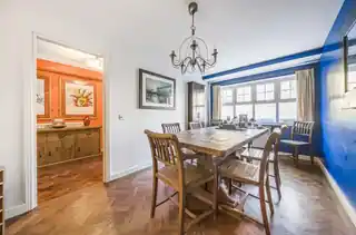 132 Osier Crescent, photo 2