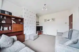 132 Suttons Avenue, photo 3