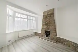 132 Yeading Lane, photo 3