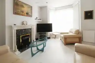 133 Howarth Road, photo 2