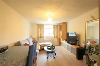 133 Varsity Drive, photo 2