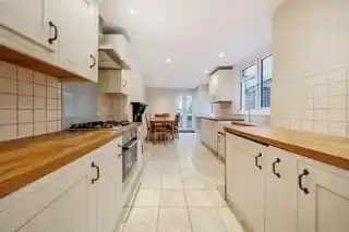 133 Wellfield Road, photo 3