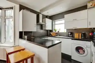 135 Cumbrian Gardens, photo 3