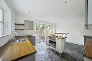135 Hallowell Road, photo 2
