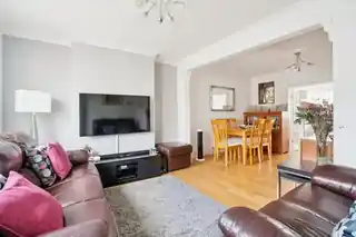 135 Hampden Road, photo 3