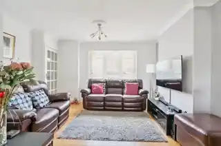 135 Hampden Road, photo 2