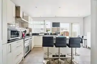 135 Hampden Road, photo 4