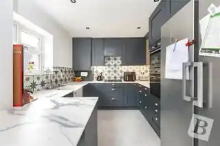 135 Heron Way, photo 2