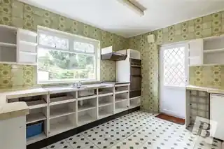 135 Howard Road, photo 4