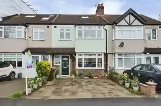 135 Matlock Crescent, photo 2