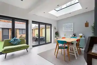 135 Taunton Road, photo 2