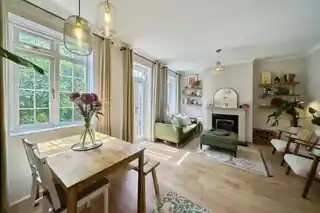 135 Wydeville Manor Road, photo 4