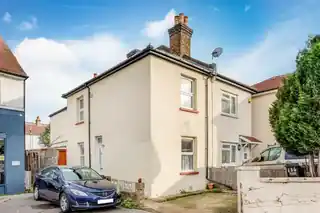 136 Bensham Lane, photo 2