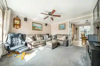 136 Greenhaven Drive, photo 2