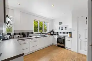 136 Riddlesdown Road, photo 4