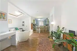 136B Leathwaite Road, photo 3