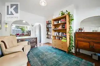 137 Ardrossan Gardens, photo 3
