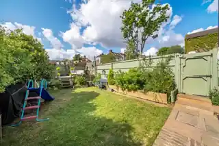 137 Casewick Road, photo 3