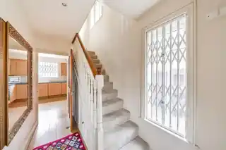 137 Fairmead Crescent, photo 3