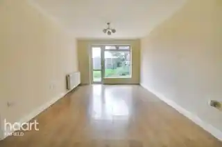 137 Pasteur Gardens, photo 4