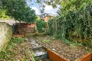 137 Queen Mary Road, photo 2