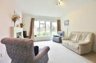 138 Syon Lane, photo 2