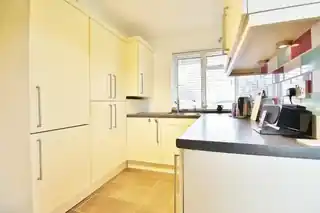 138 Syon Lane, photo 3