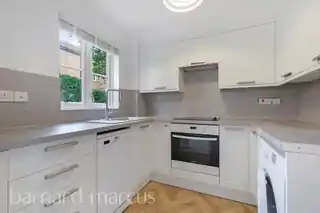 139 Autumn Drive, photo 2