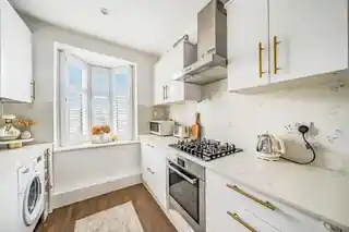 13A Berrylands, photo 2