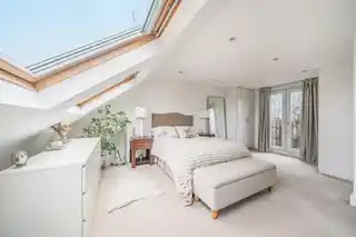 13A Berrylands, photo 3