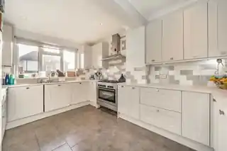 13A Devon Avenue, photo 3