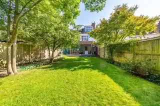 13A Mapesbury Road, photo 3